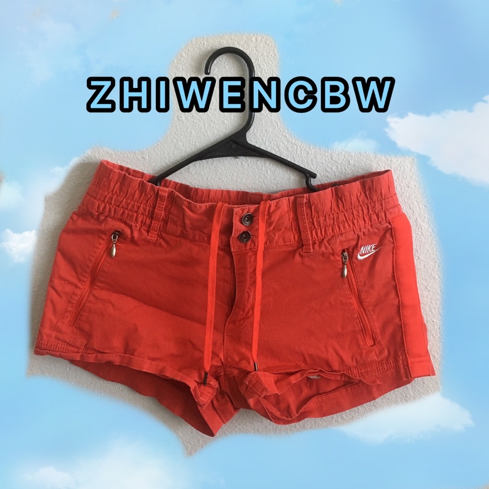 Nike Rétro Red Shorts